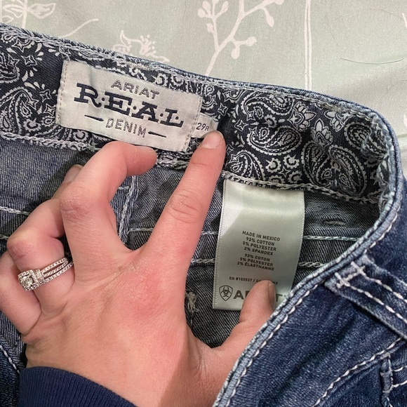 Womens Ariat Jeans. Size 29R - Picture 4 of 6